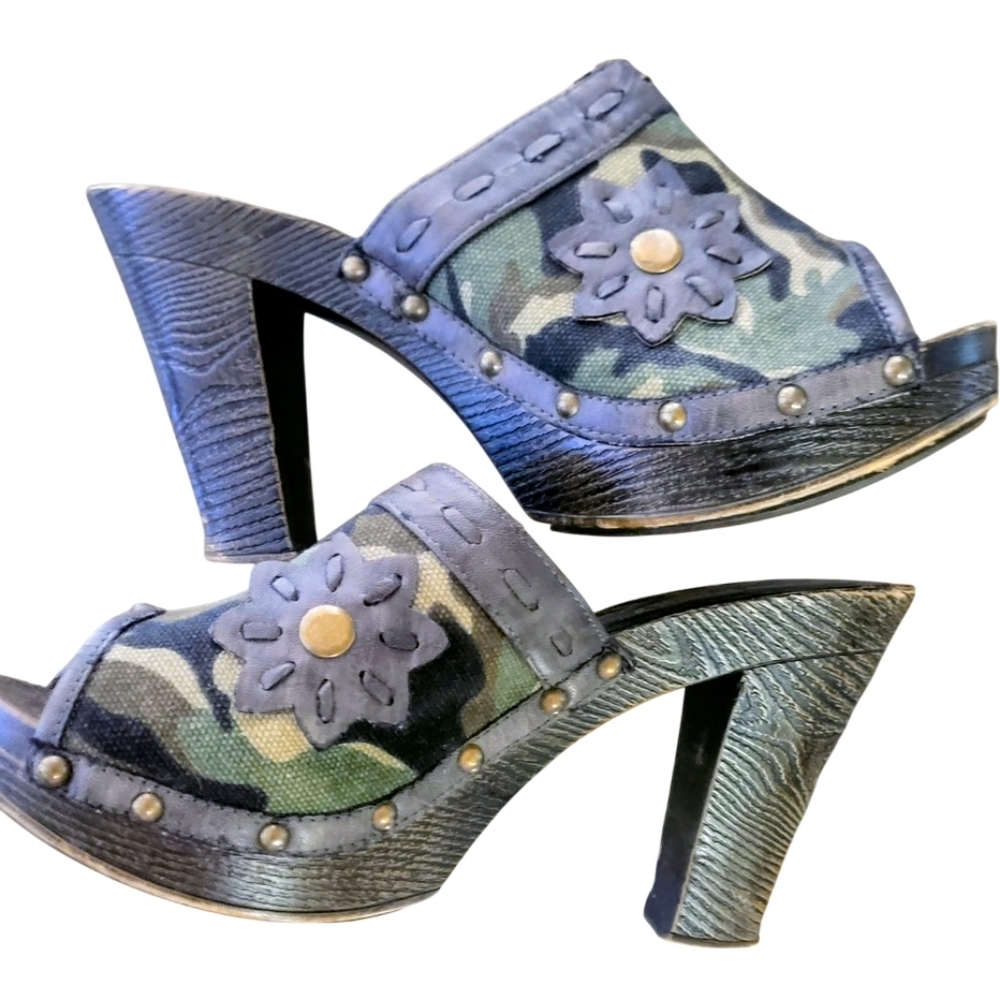 Women’s Green Camouflage Denim Platform Slide Heels Size 8